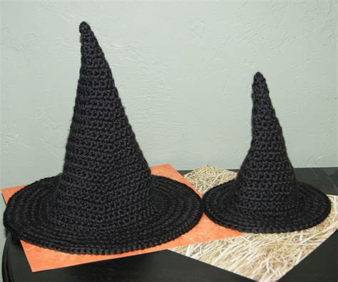 Crafting a mini masterpiece: the beauty of the Lilliputian crochet witch hat